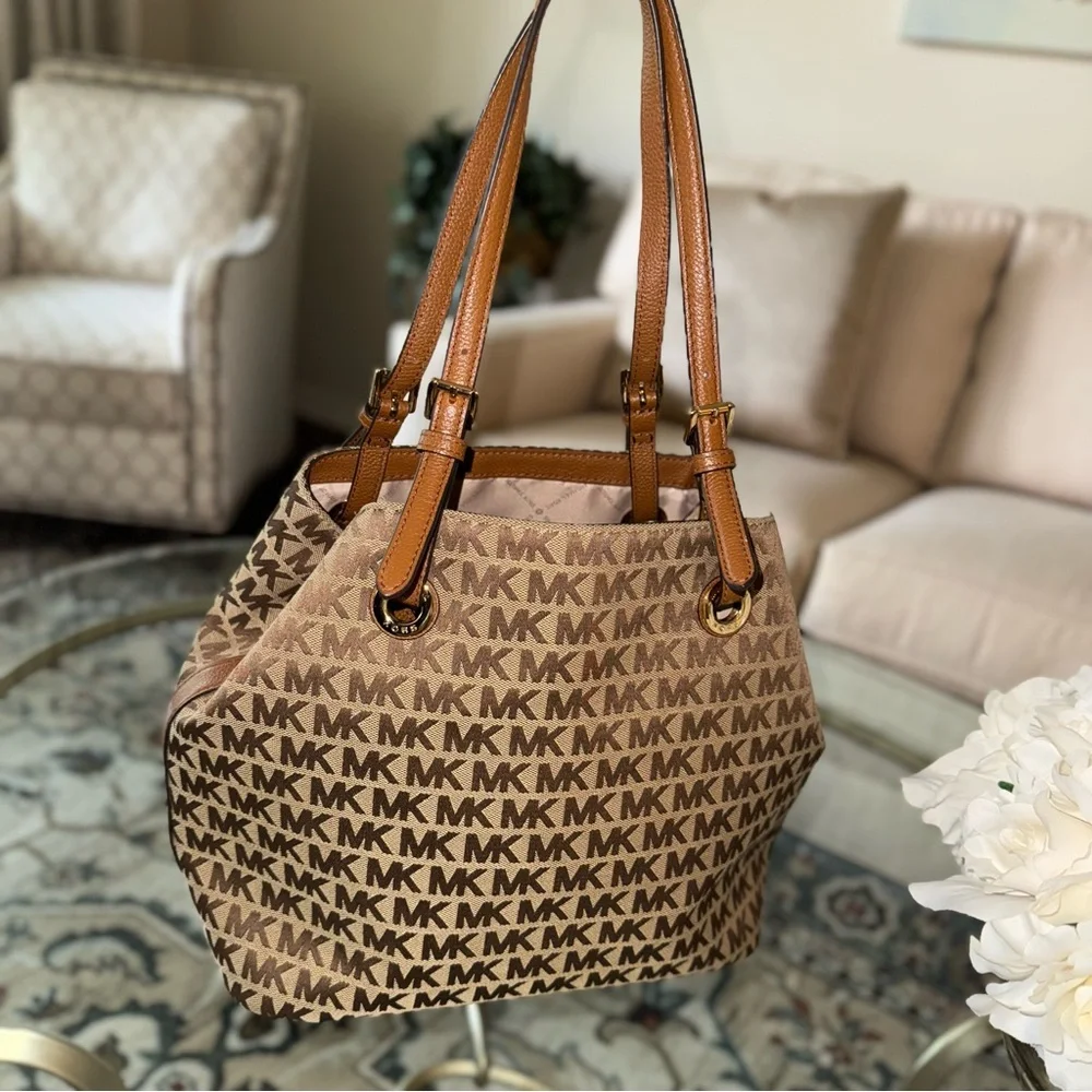 Michael Kors Jet Set Jacquard Tote Bag